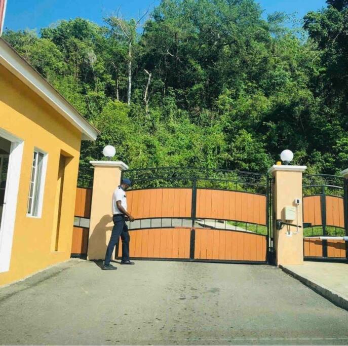 Sunset Inn Рънауей Бей Екстериор снимка